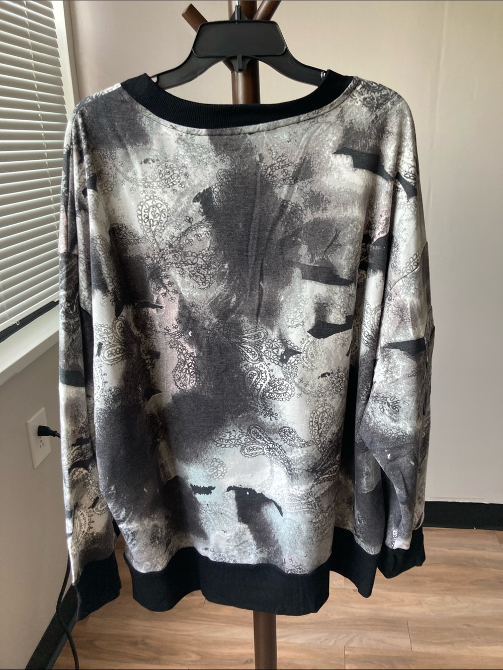 Nine West active paisley print pattern crewneck top zip pocket on sleeve 3X - Picture 8 of 17